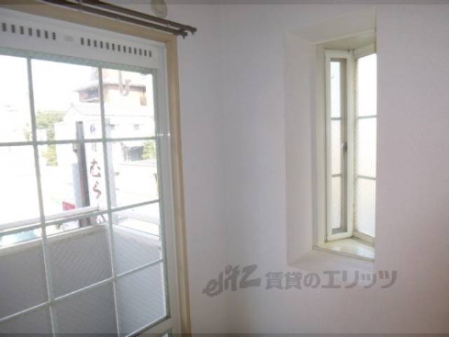 和室　モニターホン　和室6帖出窓