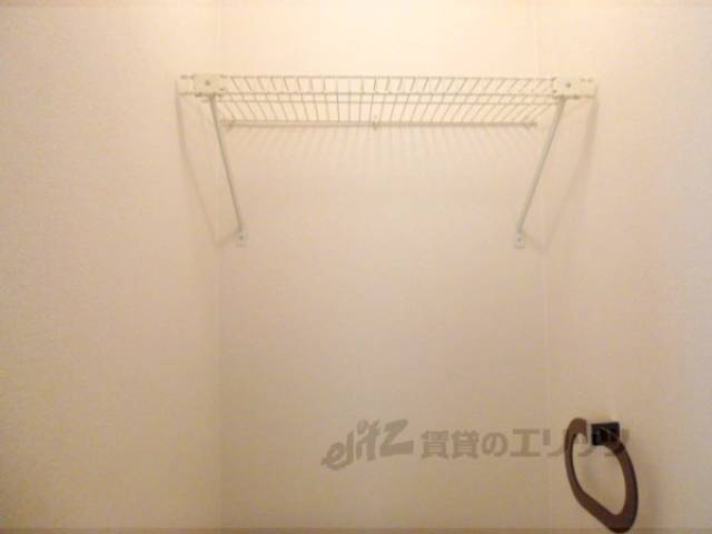 トイレ　トイレ上の収納