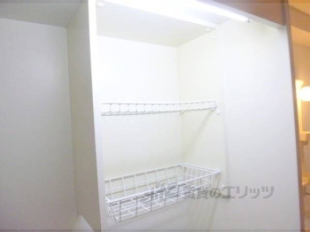 キッチン　収納棚の上部