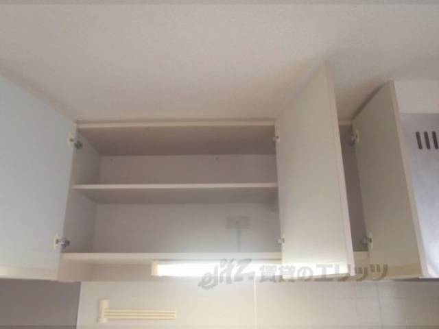 キッチン　上段収納