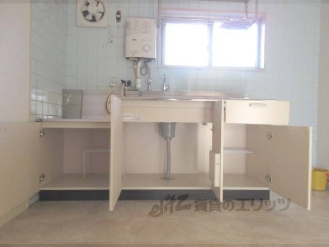 キッチン　キッチン下部収納