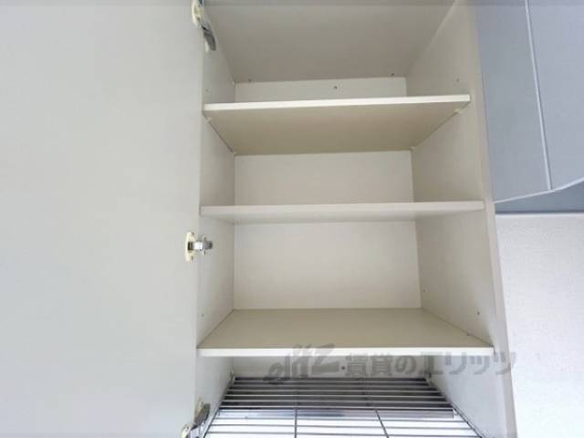 キッチン　上部収納