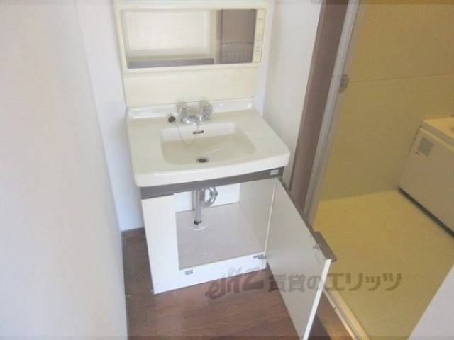 洗面所　収納下