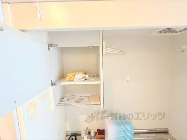キッチン　上部収納