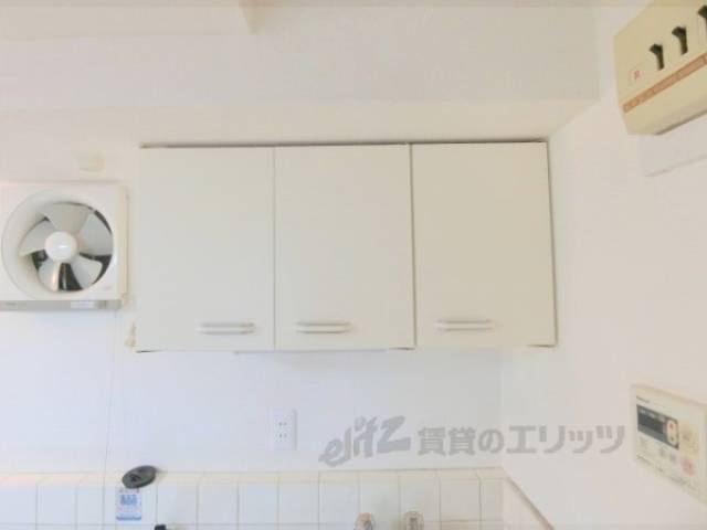 キッチン　上部収納