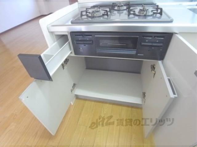 キッチン　下部収納