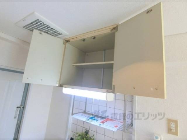 キッチン　上収納