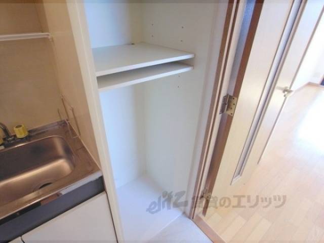 収納　湯沸かし器