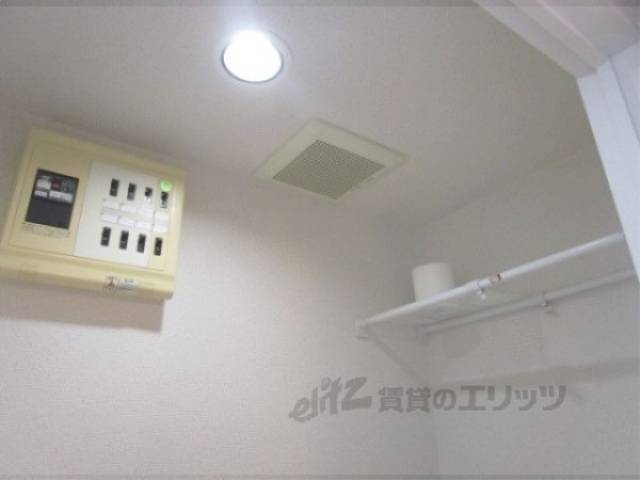 トイレ　収納