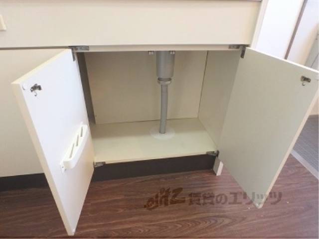収納　給湯器スイッチ