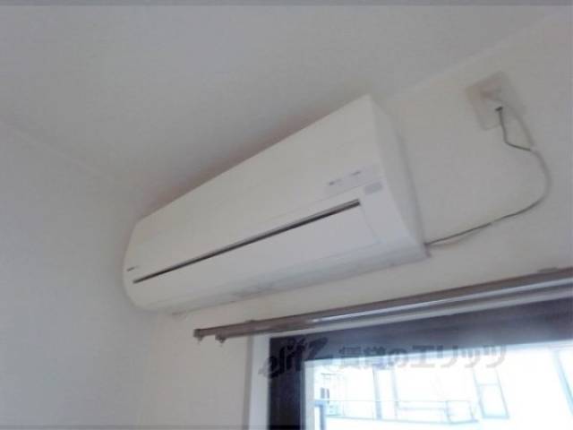エアコン　新しめです