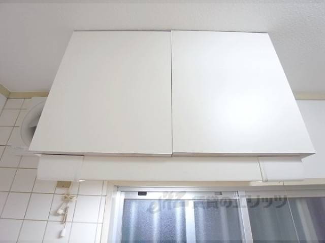 キッチン　上部収納