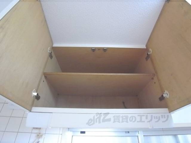キッチン　上部収納