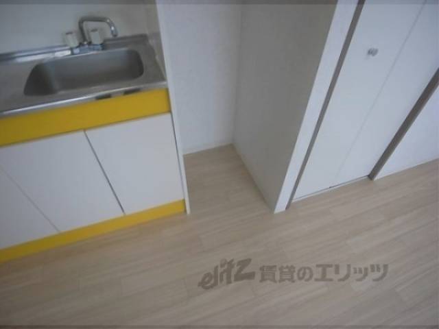 冷蔵庫置場　狭いかもしれません