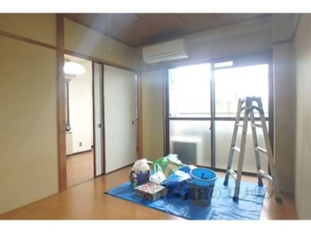 洋室　改装中
