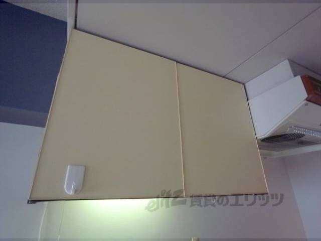 キッチン　上部収納