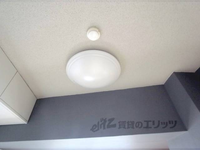 照明　綺麗なキッチンです。