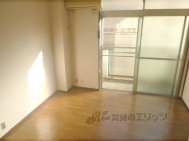 洋室　シンプルな6帖のお部屋です