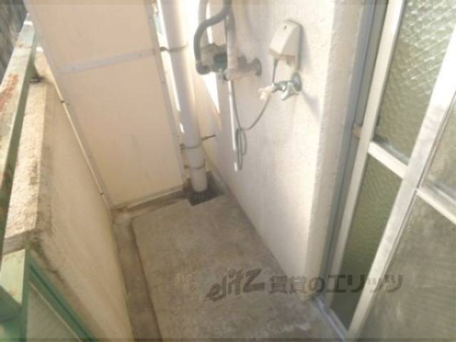 洗濯機置場　洗ってそのままベランダで干せますよ