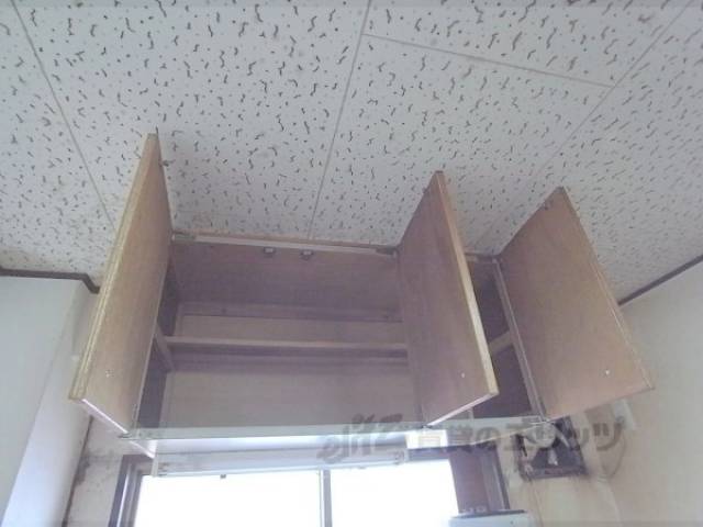 キッチン　上部収納