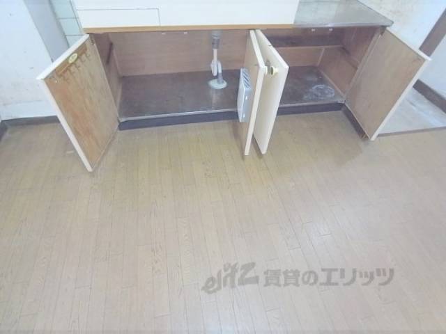 キッチン　下部収納