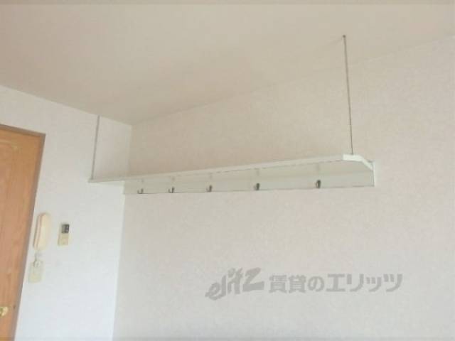 収納　つり棚