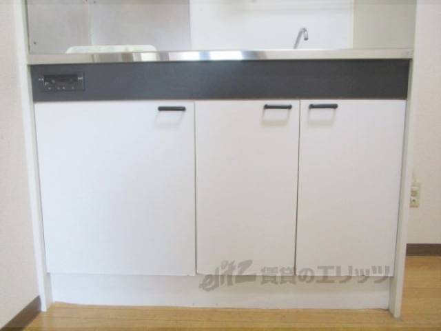 収納　キッチン下収納