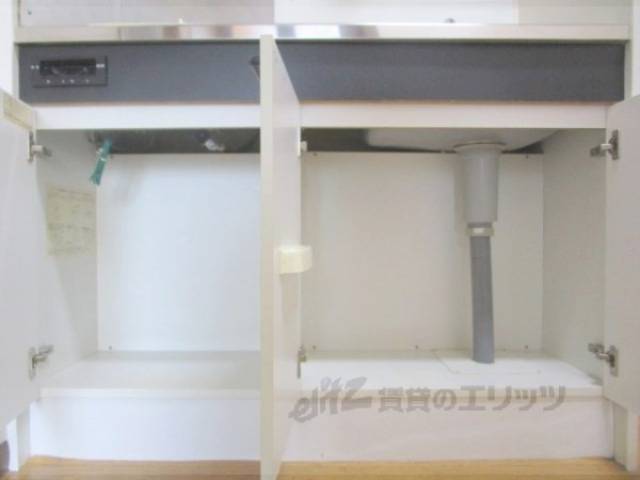 収納　キッチン下収納