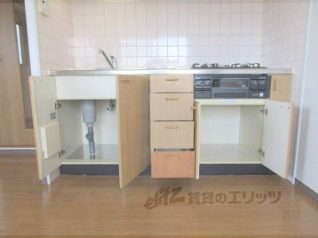 キッチン　下段収納