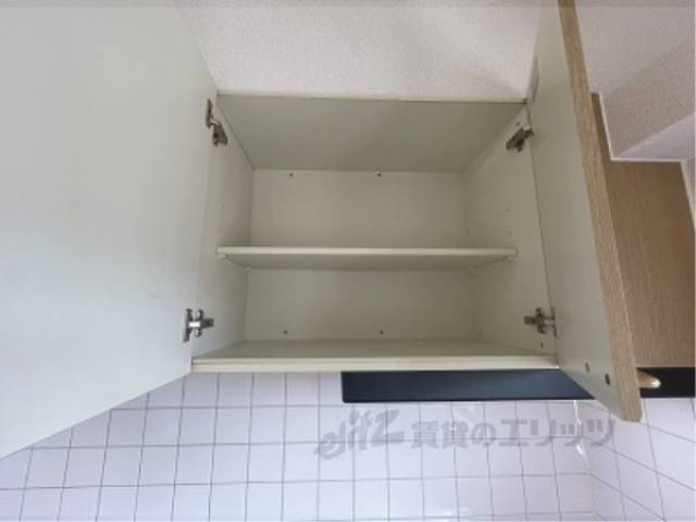 キッチン　上部収納