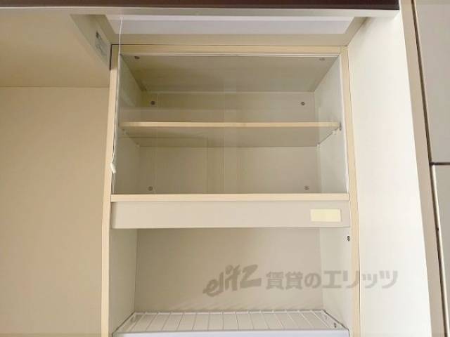 キッチン　上部収納