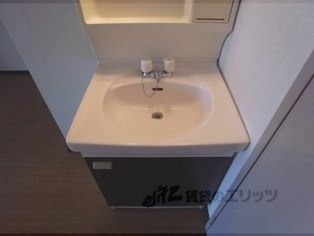 独立洗面台