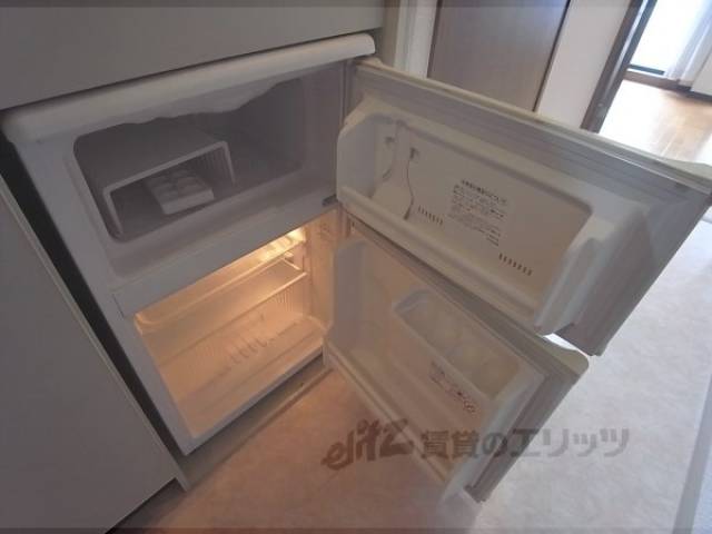 冷蔵庫置場　家具付きです
