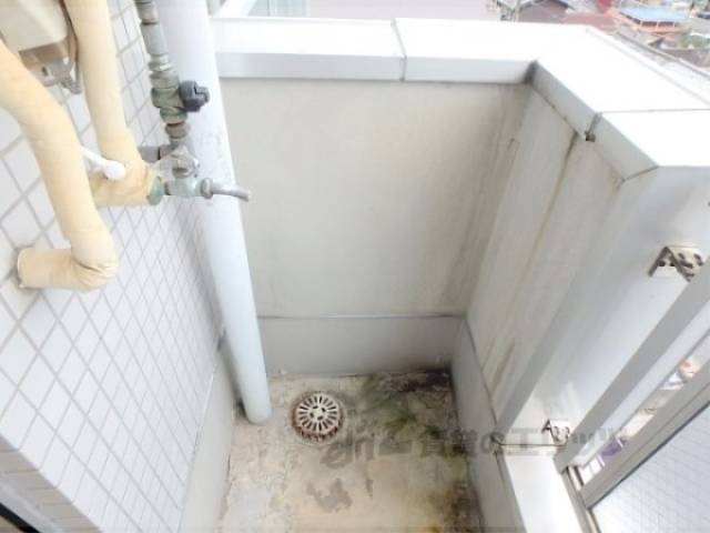 洗濯機置場　収納