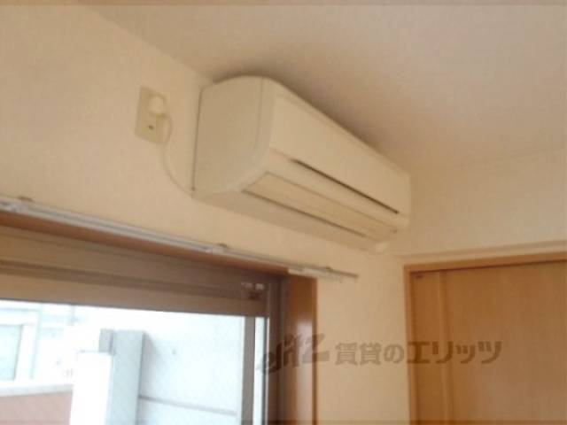 エアコン　リビング