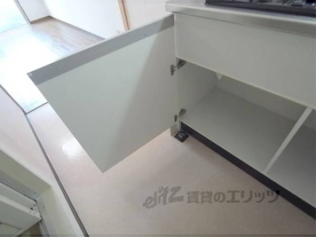 キッチン　キッチン下部収納