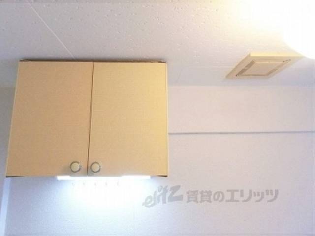 キッチン　上部収納