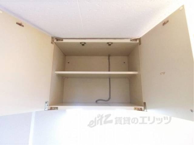 キッチン　上部収納