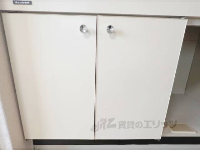 キッチン　収納下部