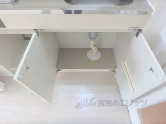 キッチン　収納下部