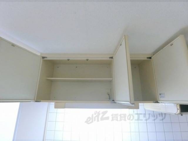 キッチン　上部収納
