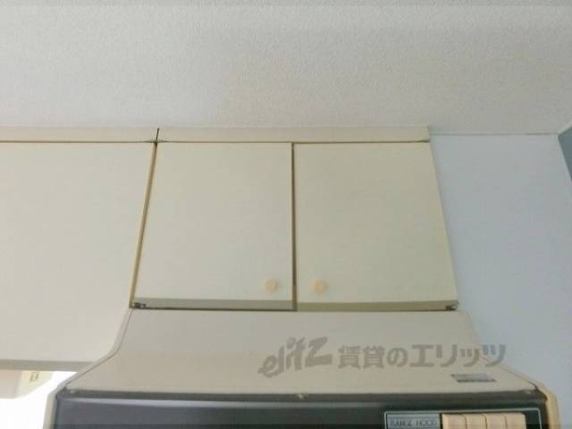 キッチン　上部収納