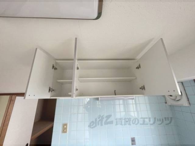 キッチン　上部収納