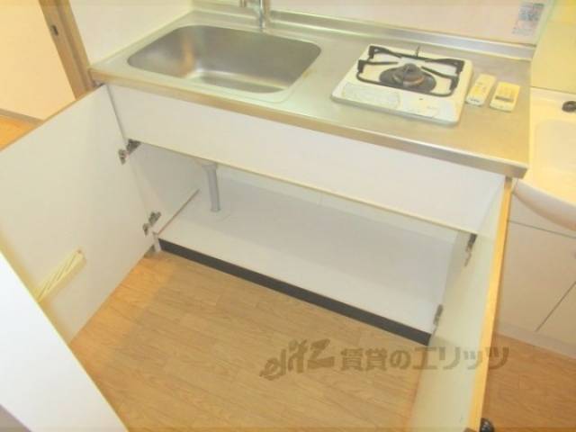 キッチン　収納下部