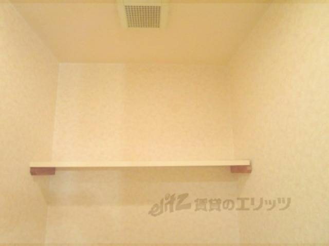 トイレ　収納上部