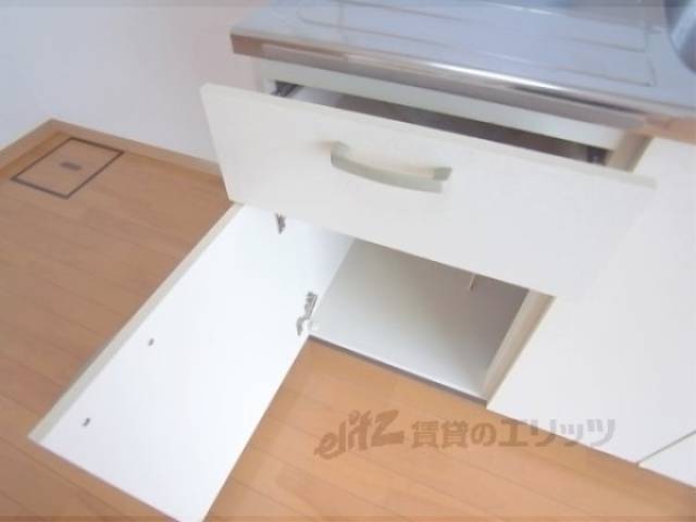 キッチン　キッチン下部収納
