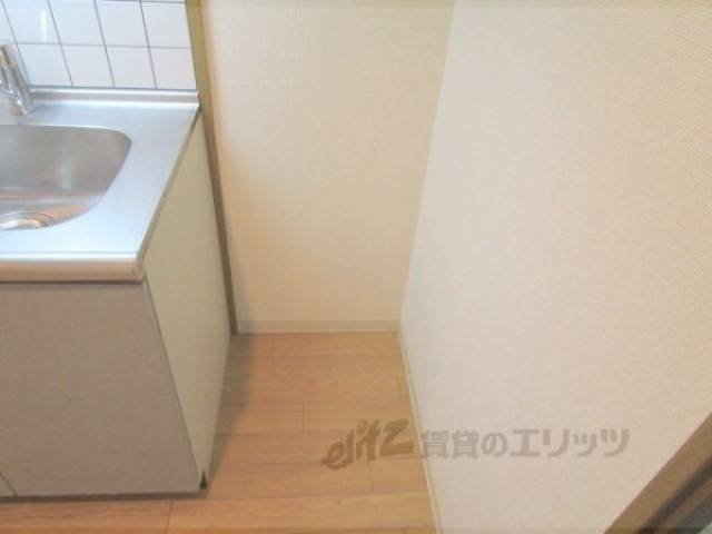 冷蔵庫置場　洗濯機置き場は扉で隠せます