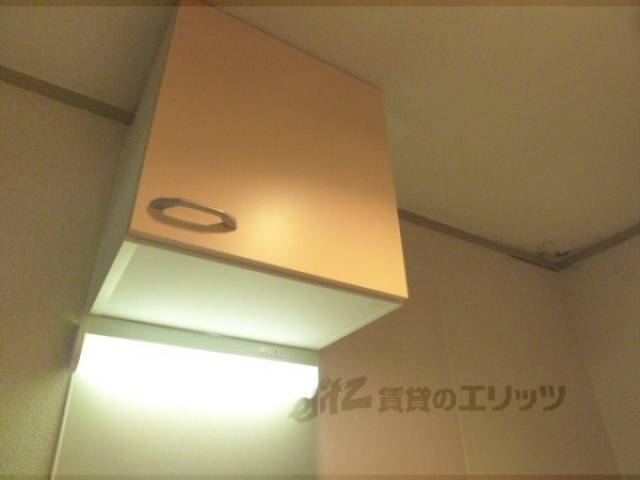 キッチン　キッチン上部収納棚