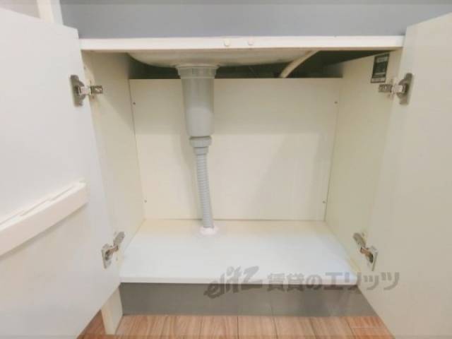 収納　キッチン下収納