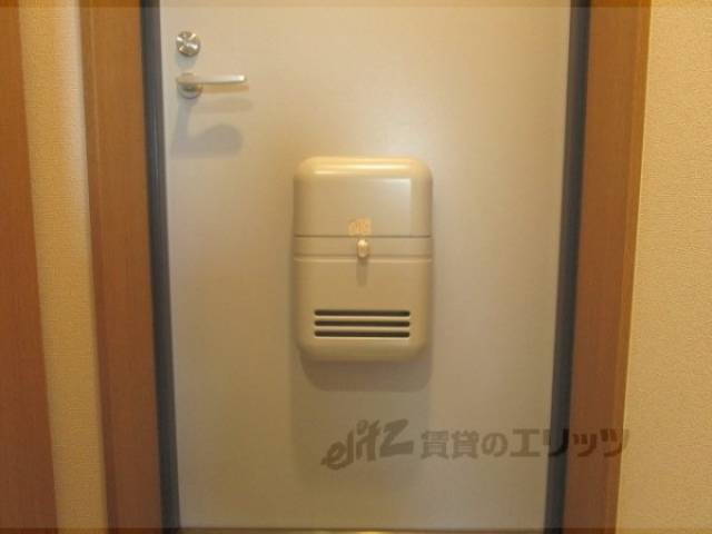 玄関　郵便受け